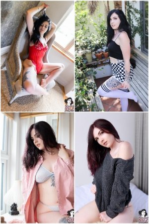 Постер к Эротические фотосеты молодых девушек